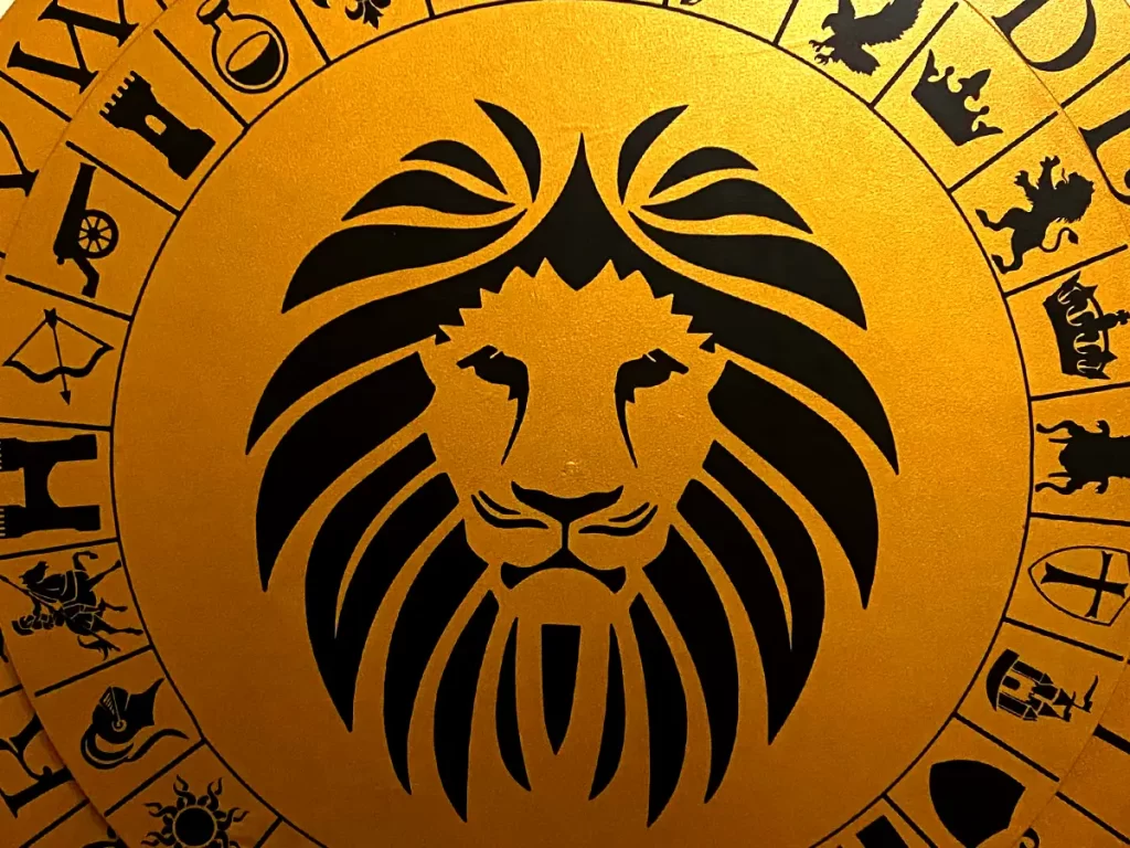 a golden cypher to solve an escape game 