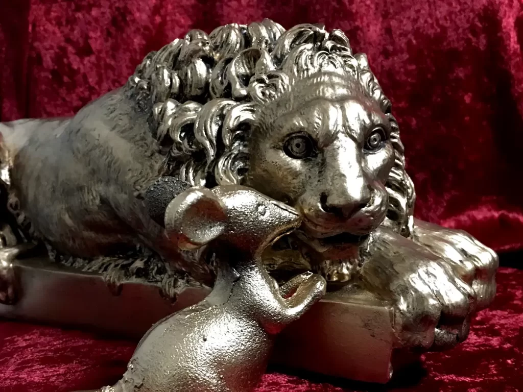 The golden mouse and lion