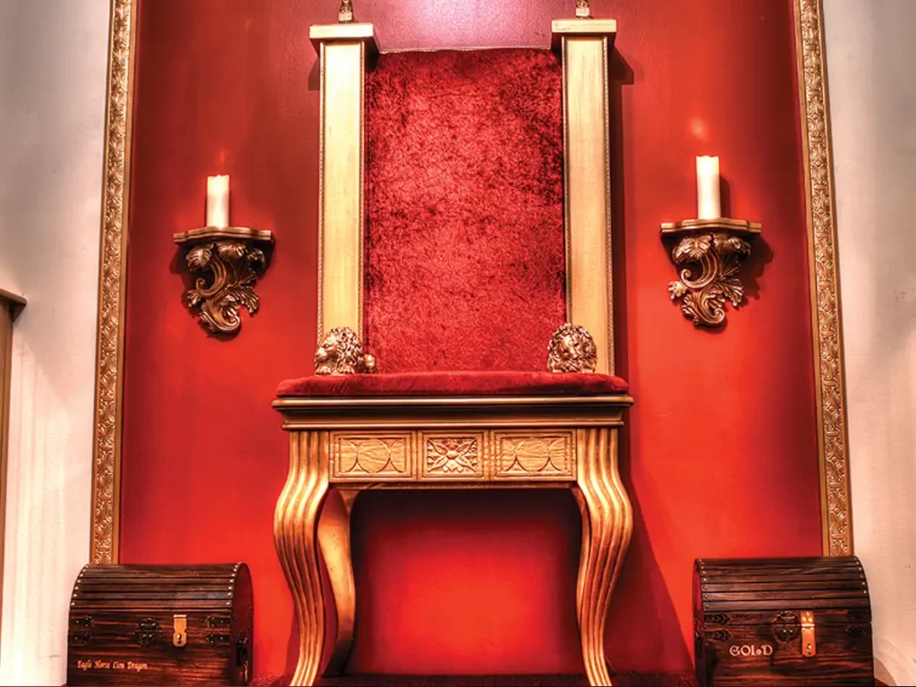 King Midas throne and puzzle boxes